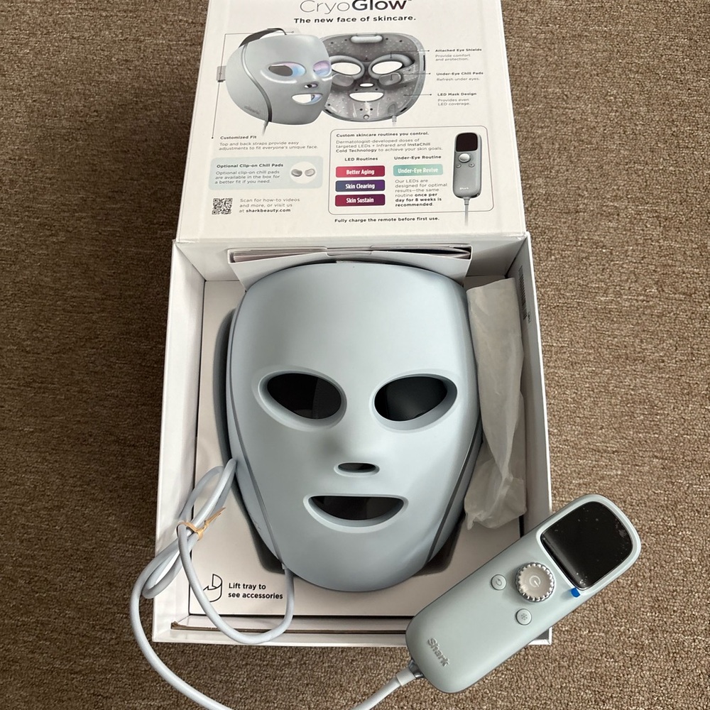 CryoGlow LED Face Mask with Remote